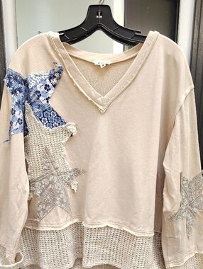 Boho Star Patch V-Neck Women's Top - Beige